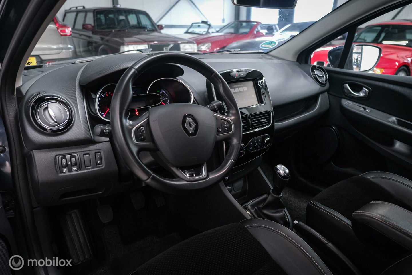 Renault Clio Estate 0.9 TCe Intens | Trekhaak | Alcantara | LED koplampen | NL auto NAP | Cruise |