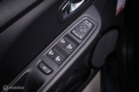 Renault Clio Estate 0.9 TCe Intens | Trekhaak | Alcantara | LED koplampen | NL auto NAP | Cruise |
