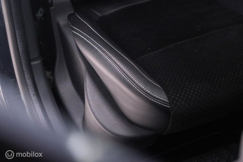 Renault Clio Estate 0.9 TCe Intens | Trekhaak | Alcantara | LED koplampen | NL auto NAP | Cruise |