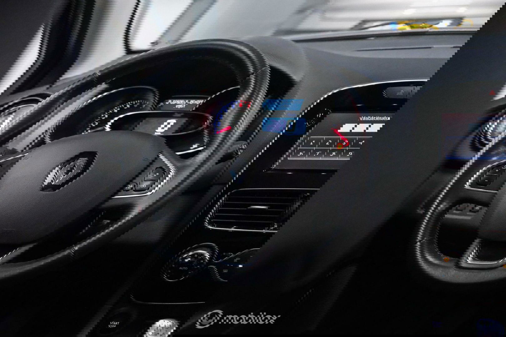 Renault Clio Estate 0.9 TCe Intens | Trekhaak | Alcantara | LED koplampen | NL auto NAP | Cruise |