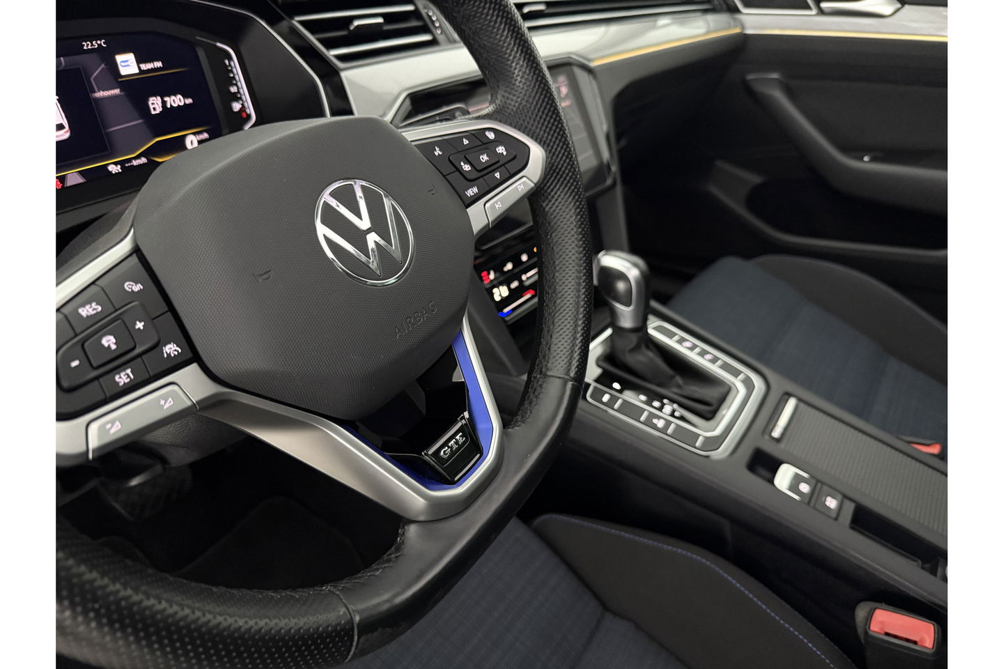 Volkswagen Passat Variant 1.4 TSI GTE 218PK DSG Pano Sfeerverl. Memory LED Camera Carplay Trekhaak Virtual ACC Clima Navi 18"LMV PDC