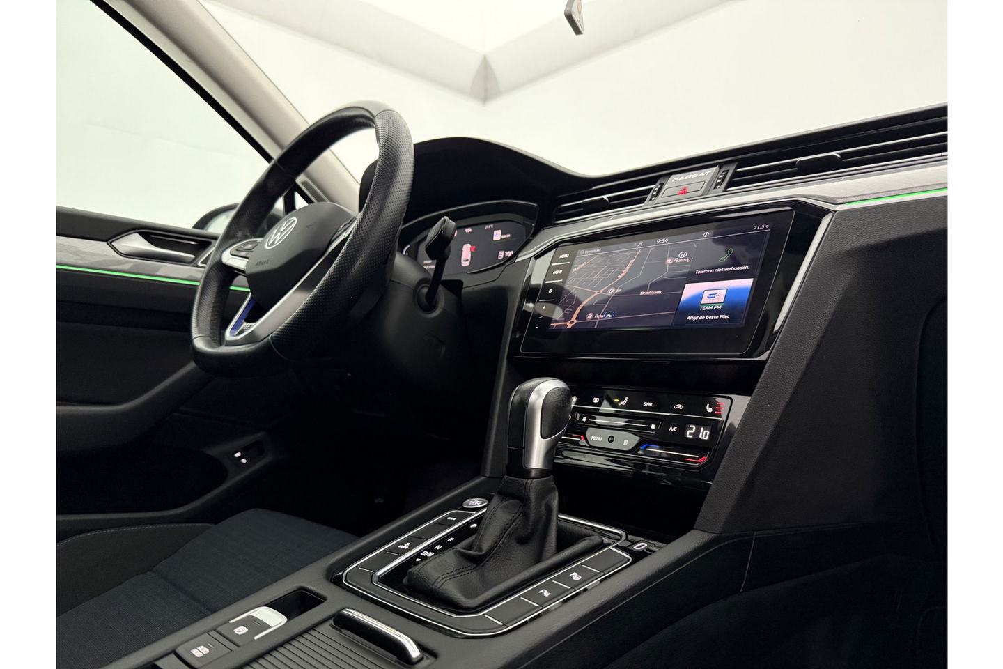 Volkswagen Passat Variant 1.4 TSI GTE 218PK DSG Pano Sfeerverl. Memory LED Camera Carplay Trekhaak Virtual ACC Clima Navi 18"LMV PDC