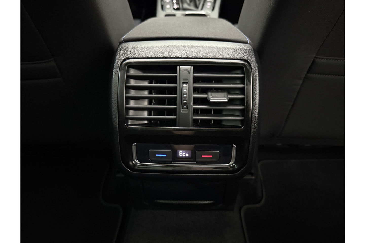 Volkswagen Passat Variant 1.4 TSI GTE 218PK DSG Pano Sfeerverl. Memory LED Camera Carplay Trekhaak Virtual ACC Clima Navi 18"LMV PDC