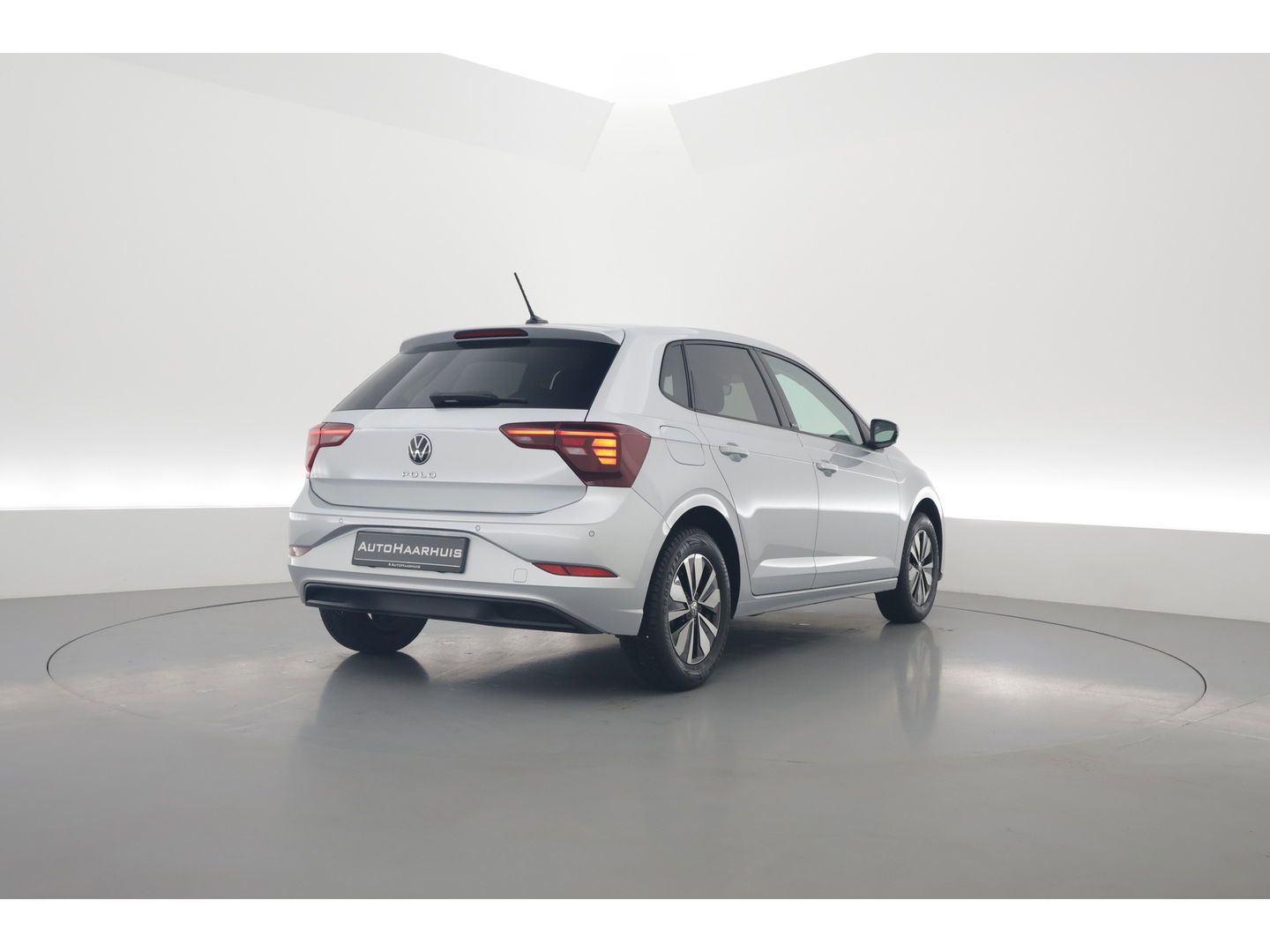 Volkswagen Polo 1.0 TSI DSG | Navi | Afn. Trekhaak | Adapt. Cruise | Stoelverw. | Camera | Apple CarPlay