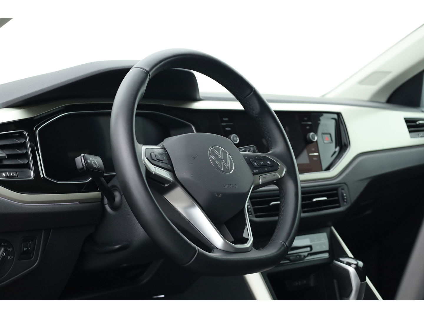 Volkswagen Polo 1.0 TSI DSG | Navi | Afn. Trekhaak | Adapt. Cruise | Stoelverw. | Camera | Apple CarPlay