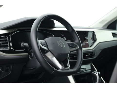 Volkswagen Polo 1.0 TSI DSG | Navi | Afn. Trekhaak | Adapt. Cruise | Stoelverw. | Camera | Apple CarPlay