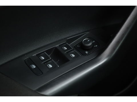 Volkswagen Polo 1.0 TSI DSG | Navi | Afn. Trekhaak | Adapt. Cruise | Stoelverw. | Camera | Apple CarPlay