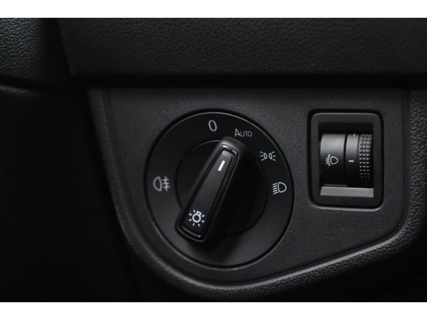 Volkswagen Polo 1.0 TSI DSG | Navi | Afn. Trekhaak | Adapt. Cruise | Stoelverw. | Camera | Apple CarPlay
