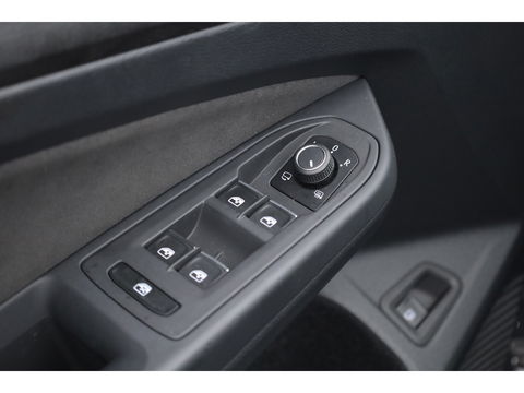 Volkswagen Golf 1.4 eHybrid GTE | IQ. Light | 18'' | Apple CarPlay | Stoel- Stuurverw. | Adapt. Cruise |
