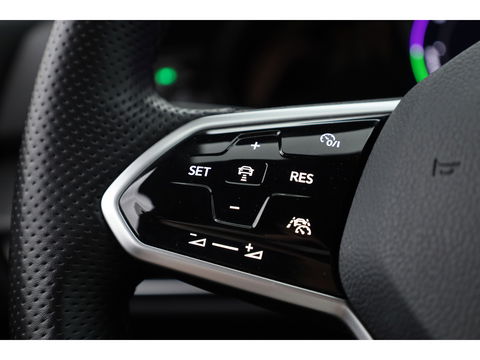 Volkswagen Golf 1.4 eHybrid GTE | IQ. Light | 18'' | Apple CarPlay | Stoel- Stuurverw. | Adapt. Cruise |