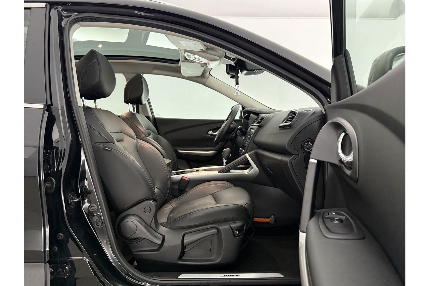 Renault Kadjar 1.5 dCi Bose Pano LED Virtual Trekhaak Clima Cruise Navi Leder 19"LMV PDC