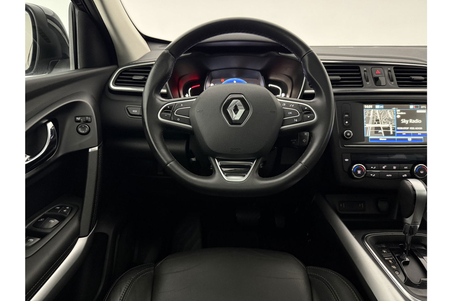 Renault Kadjar 1.5 dCi Bose Pano LED Virtual Trekhaak Clima Cruise Navi Leder 19"LMV PDC