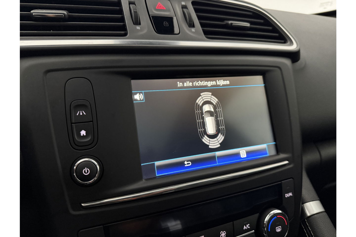 Renault Kadjar 1.5 dCi Bose Pano LED Virtual Trekhaak Clima Cruise Navi Leder 19"LMV PDC