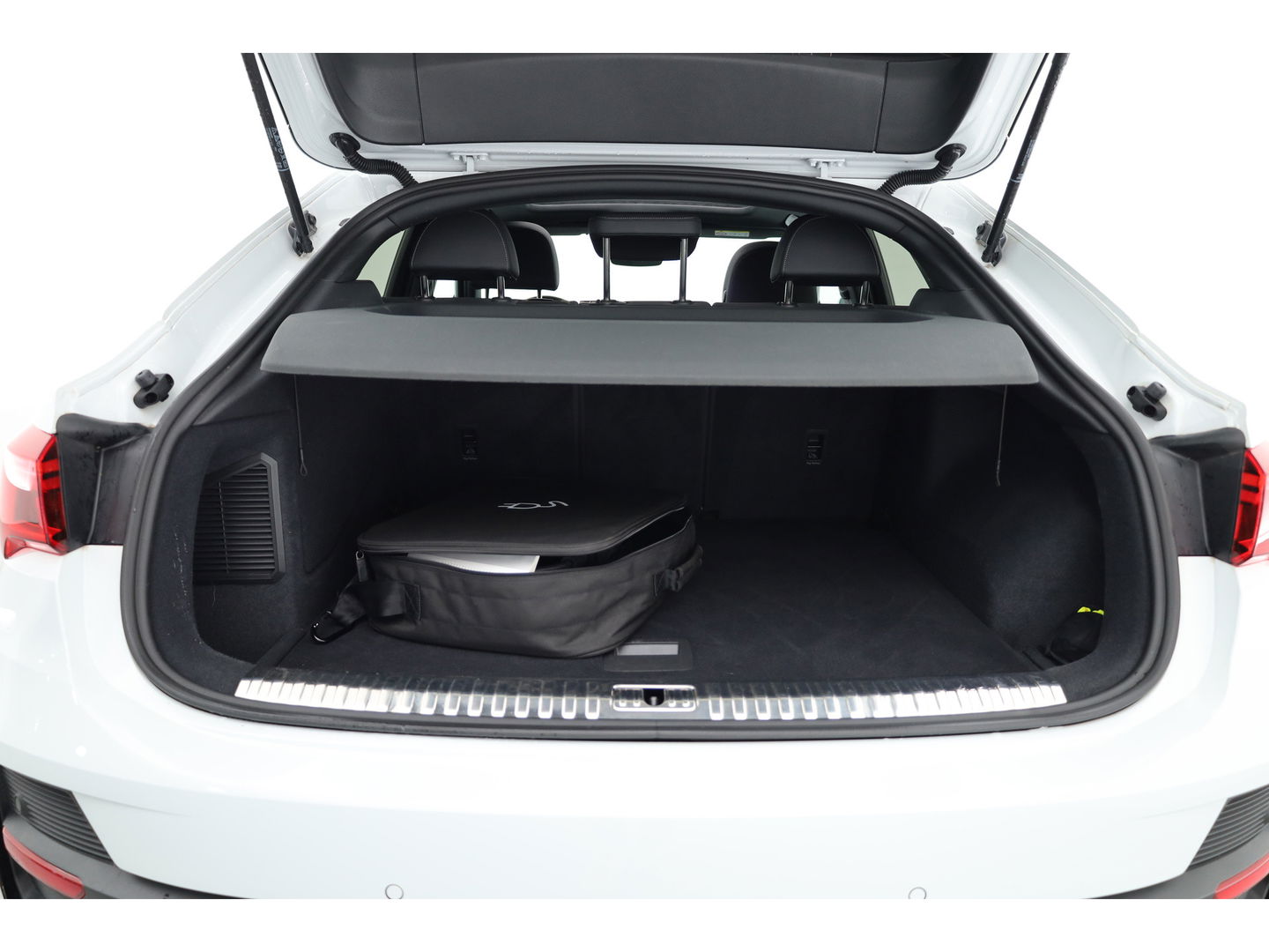 Audi Q3 Sportback 45 TFSI e S Line | Pano | Sonos | 20'' | Camera | Adapt. Cruise | Navi | Apple CarPlay