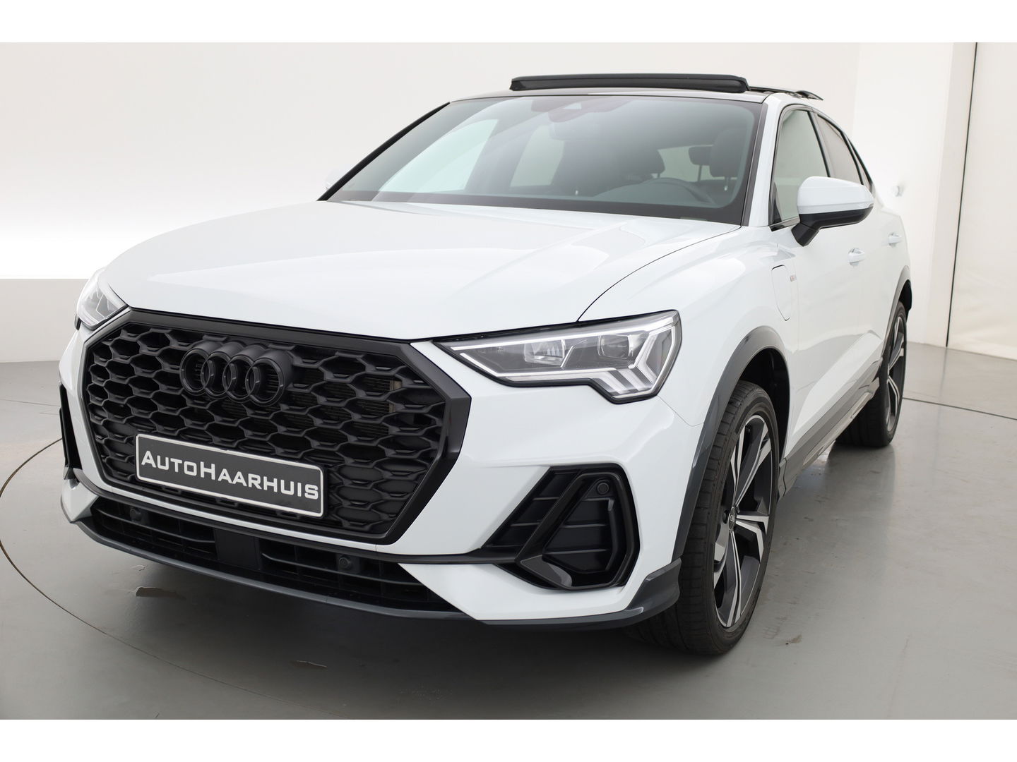 Audi Q3 Sportback 45 TFSI e S Line | Pano | Sonos | 20'' | Camera | Adapt. Cruise | Navi | Apple CarPlay