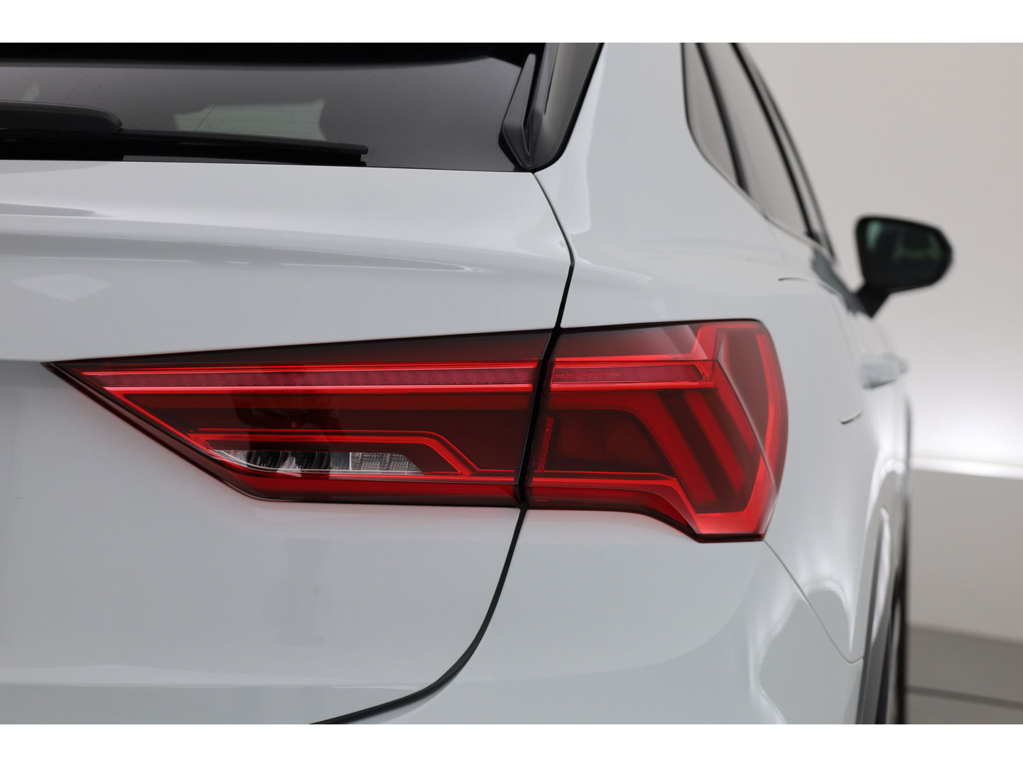 Audi Q3 Sportback 45 TFSI e S Line | Pano | Sonos | 20'' | Camera | Adapt. Cruise | Navi | Apple CarPlay