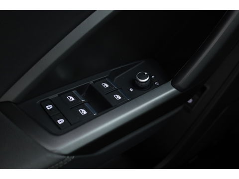 Audi Q3 Sportback 45 TFSI e S Line | Pano | Sonos | 20'' | Camera | Adapt. Cruise | Navi | Apple CarPlay