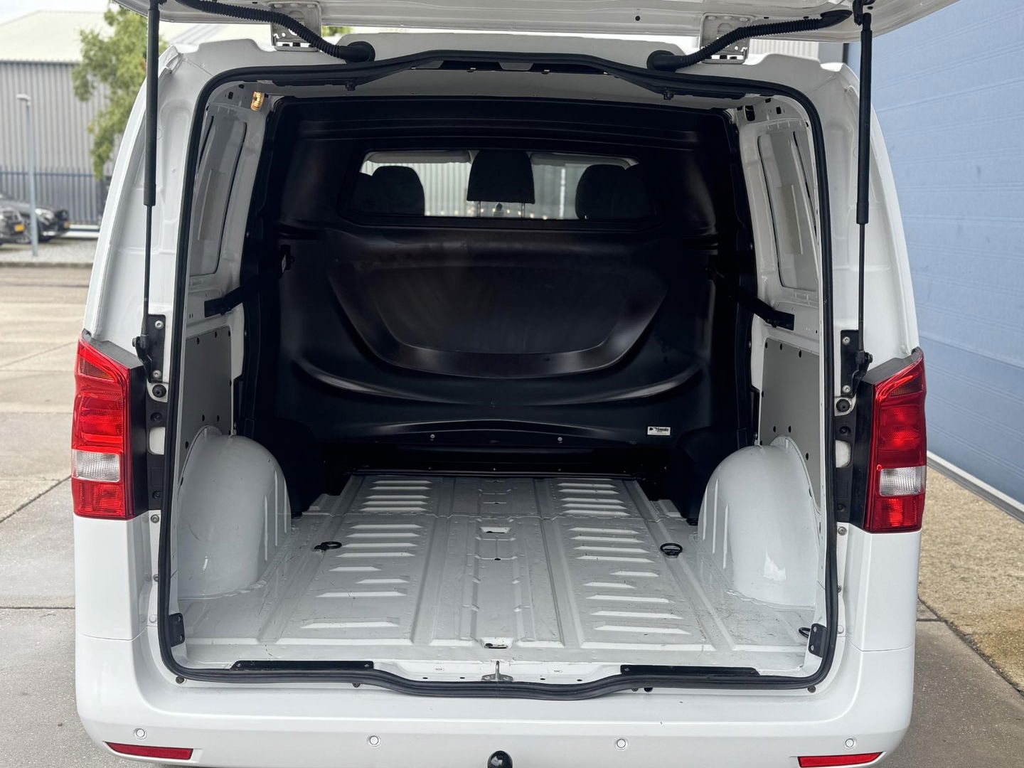 Mercedes-Benz Vito 114 CDI Lang DC Comfort DUBBEL CABINE / NAVI / CAMERA / APPLE CARPLAY / TREKHAAK