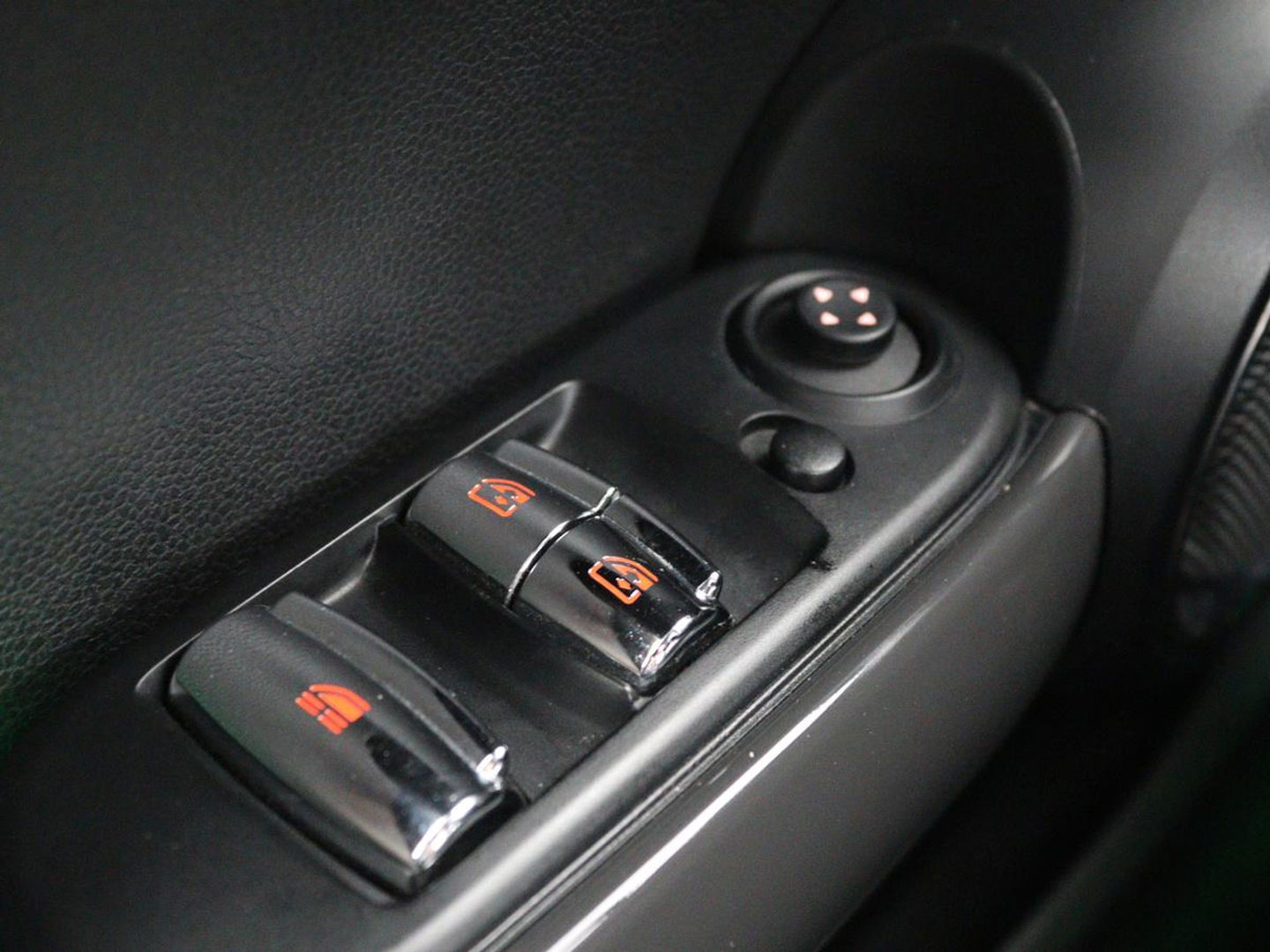 MINI Cabrio 1.2 One Pepper Business | Origineel NL | Leder | Navigatie | Bluetooth | Cruise control | Climate control | Parkeerhulp