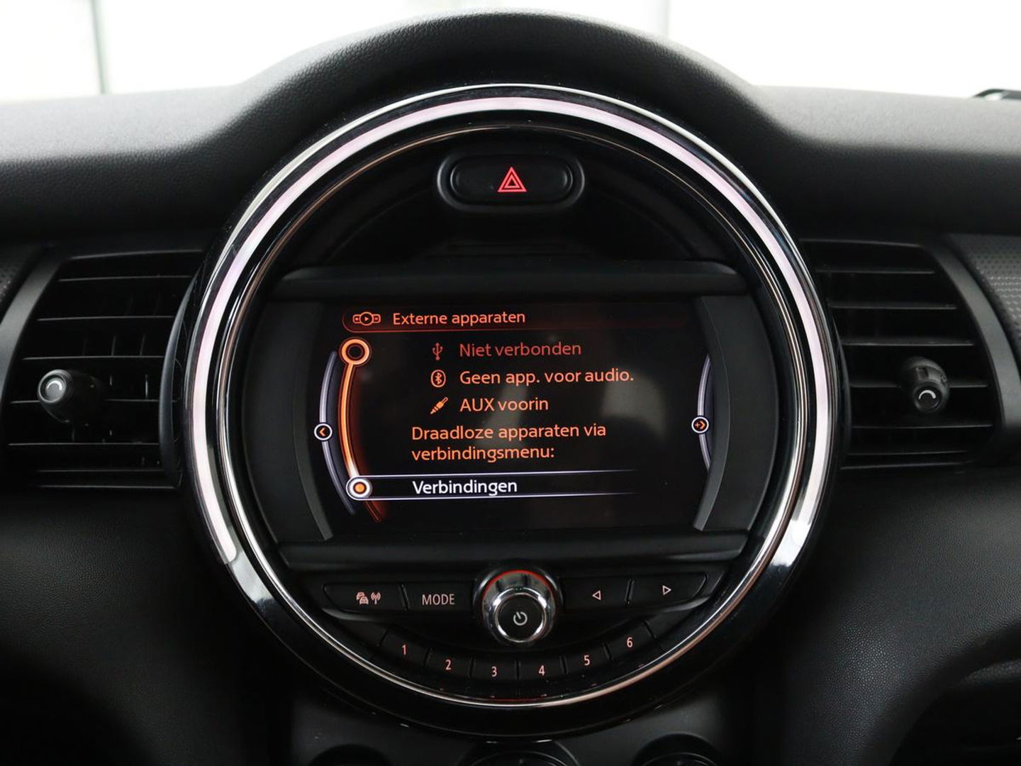 MINI Cabrio 1.2 One Pepper Business | Origineel NL | Leder | Navigatie | Bluetooth | Cruise control | Climate control | Parkeerhulp