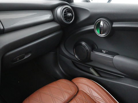 MINI Cabrio 1.2 One Pepper Business | Origineel NL | Leder | Navigatie | Bluetooth | Cruise control | Climate control | Parkeerhulp