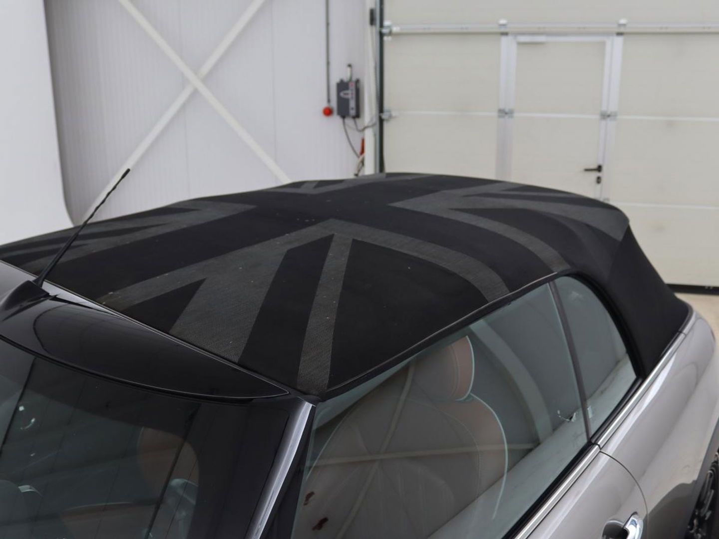 MINI Cabrio 1.2 One Pepper Business | Origineel NL | Leder | Navigatie | Bluetooth | Cruise control | Climate control | Parkeerhulp