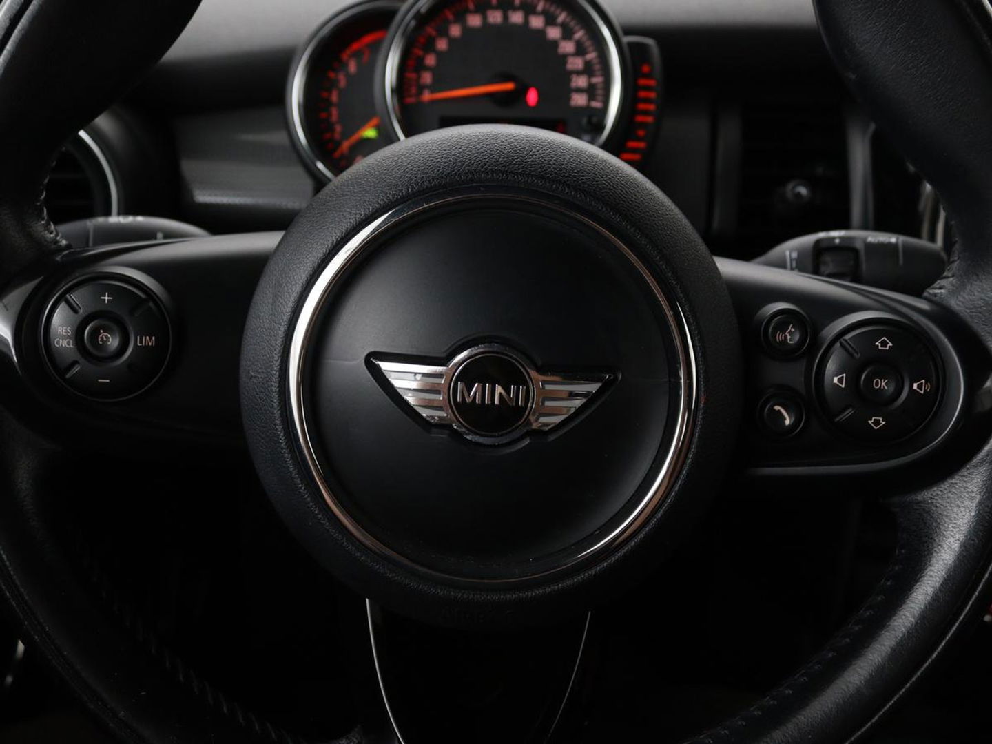 MINI Cabrio 1.2 One Pepper Business | Origineel NL | Leder | Navigatie | Bluetooth | Cruise control | Climate control | Parkeerhulp