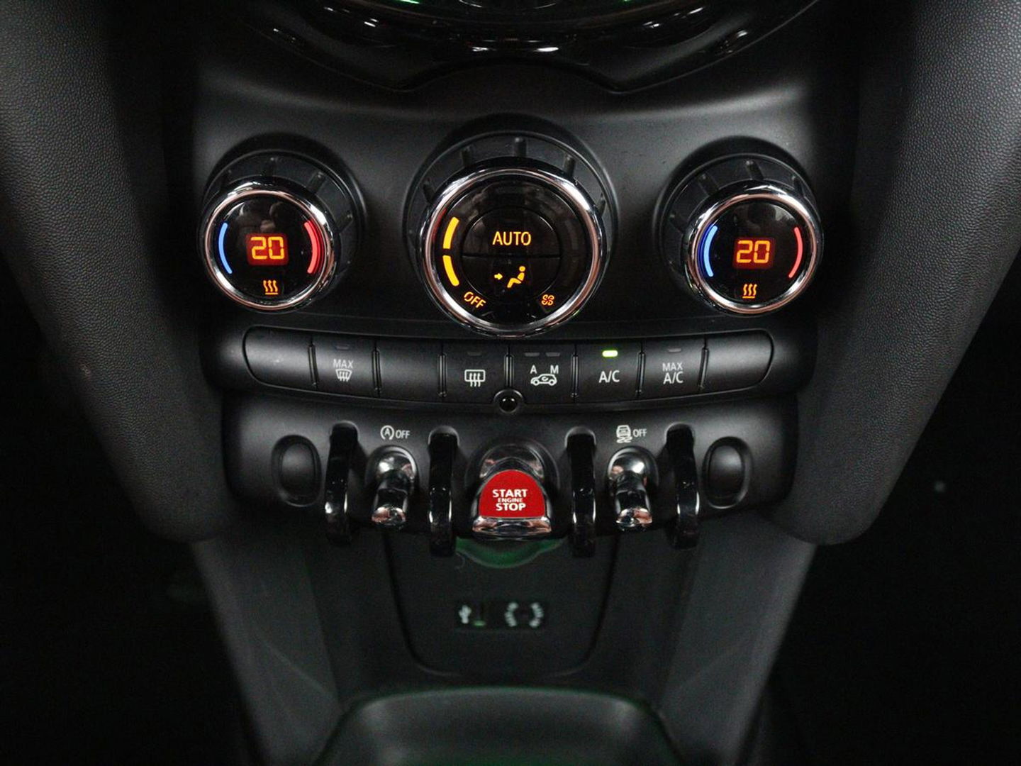 MINI Cabrio 1.2 One Pepper Business | Origineel NL | Leder | Navigatie | Bluetooth | Cruise control | Climate control | Parkeerhulp
