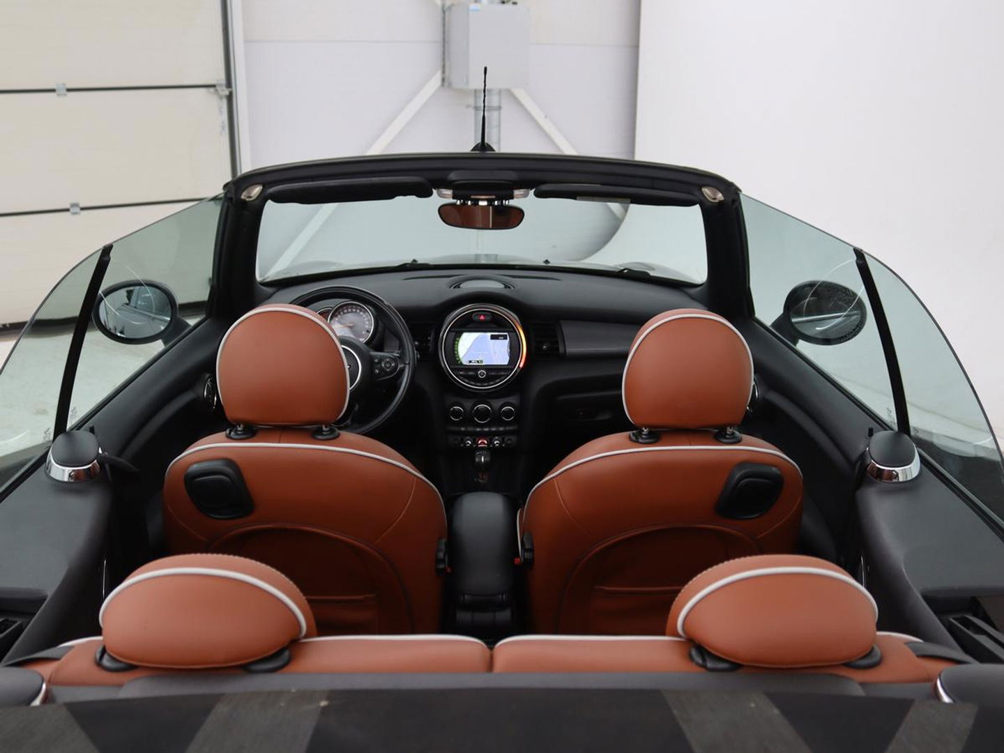 MINI Cabrio 1.2 One Pepper Business | Origineel NL | Leder | Navigatie | Bluetooth | Cruise control | Climate control | Parkeerhulp