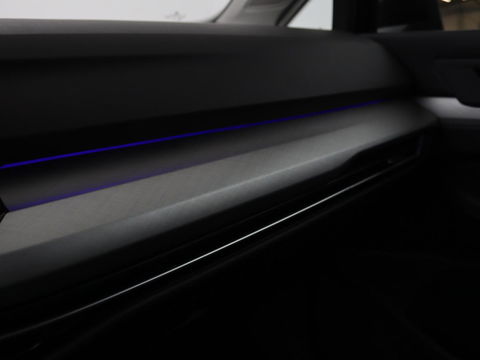 Volkswagen Golf 1.0 TSI Life | Stoel & stuurverwarming | Carplay | Adaptive cruise | Navigatie | Sfeerverlichting | Full LED | Parkeerhulp | Getint glas