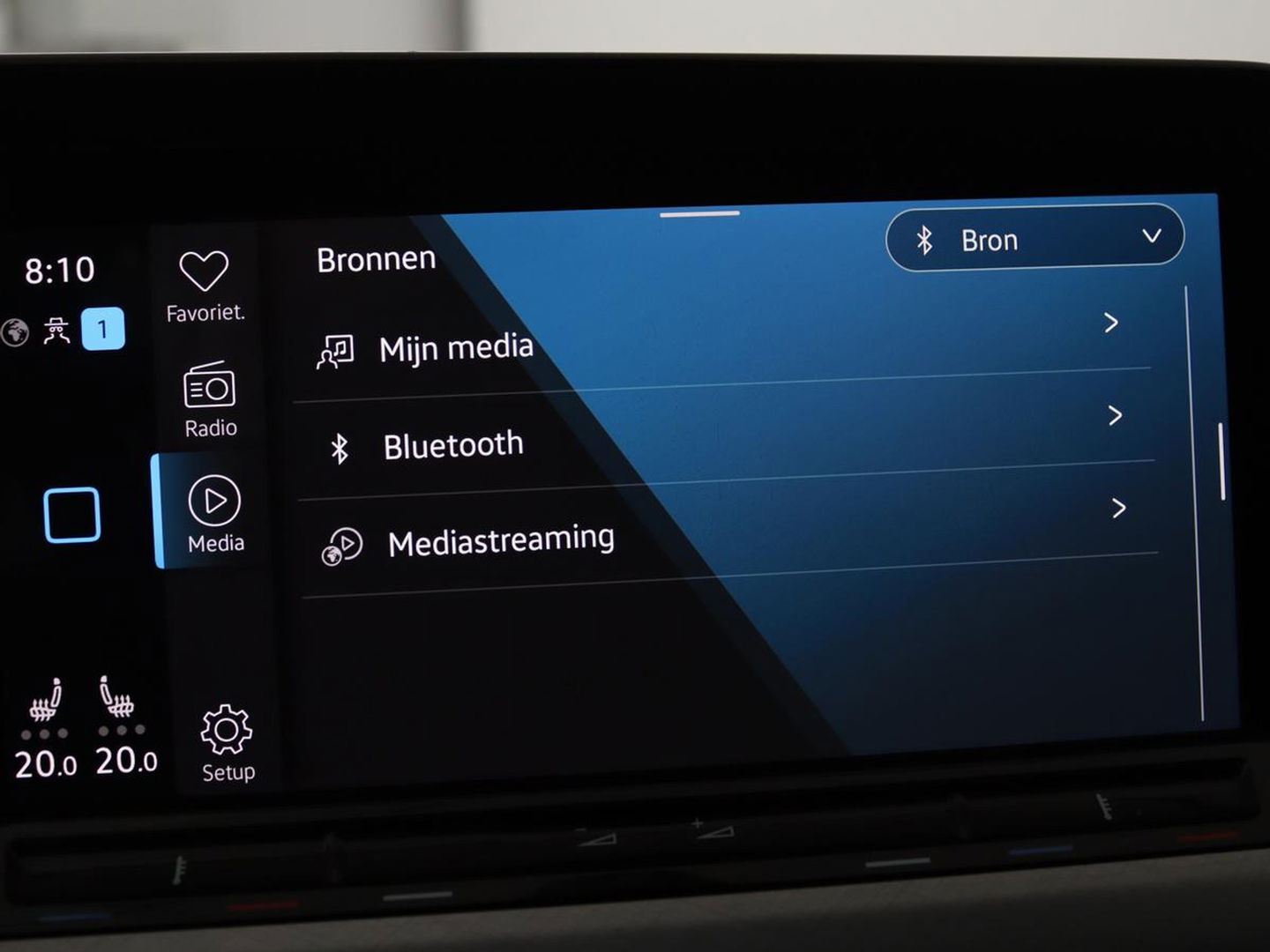 Volkswagen Golf 1.0 TSI Life | Stoel & stuurverwarming | Carplay | Adaptive cruise | Navigatie | Sfeerverlichting | Full LED | Parkeerhulp | Getint glas