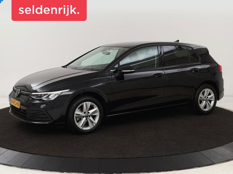 Volkswagen Golf 1.0 TSI Life | Stoel & stuurverwarming | Carplay | Adaptive cruise | Navigatie | Sfeerverlichting | Full LED | Parkeerhulp | Getint glas