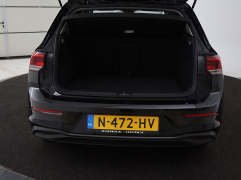 Volkswagen Golf 1.0 TSI Life | Stoel & stuurverwarming | Carplay | Adaptive cruise | Navigatie | Sfeerverlichting | Full LED | Parkeerhulp | Getint glas