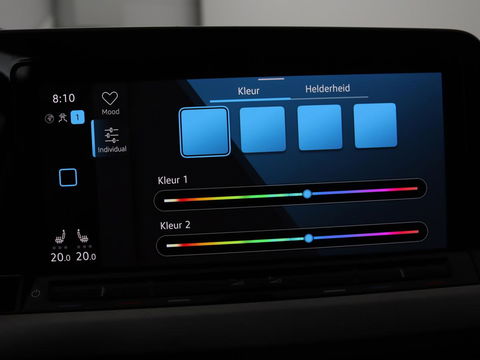Volkswagen Golf 1.0 TSI Life | Stoel & stuurverwarming | Carplay | Adaptive cruise | Navigatie | Sfeerverlichting | Full LED | Parkeerhulp | Getint glas