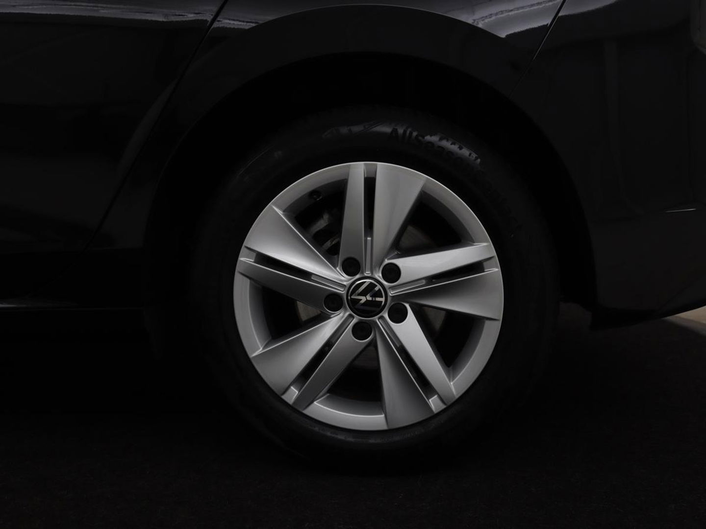 Volkswagen Golf 1.0 TSI Life | Stoel & stuurverwarming | Carplay | Adaptive cruise | Navigatie | Sfeerverlichting | Full LED | Parkeerhulp | Getint glas