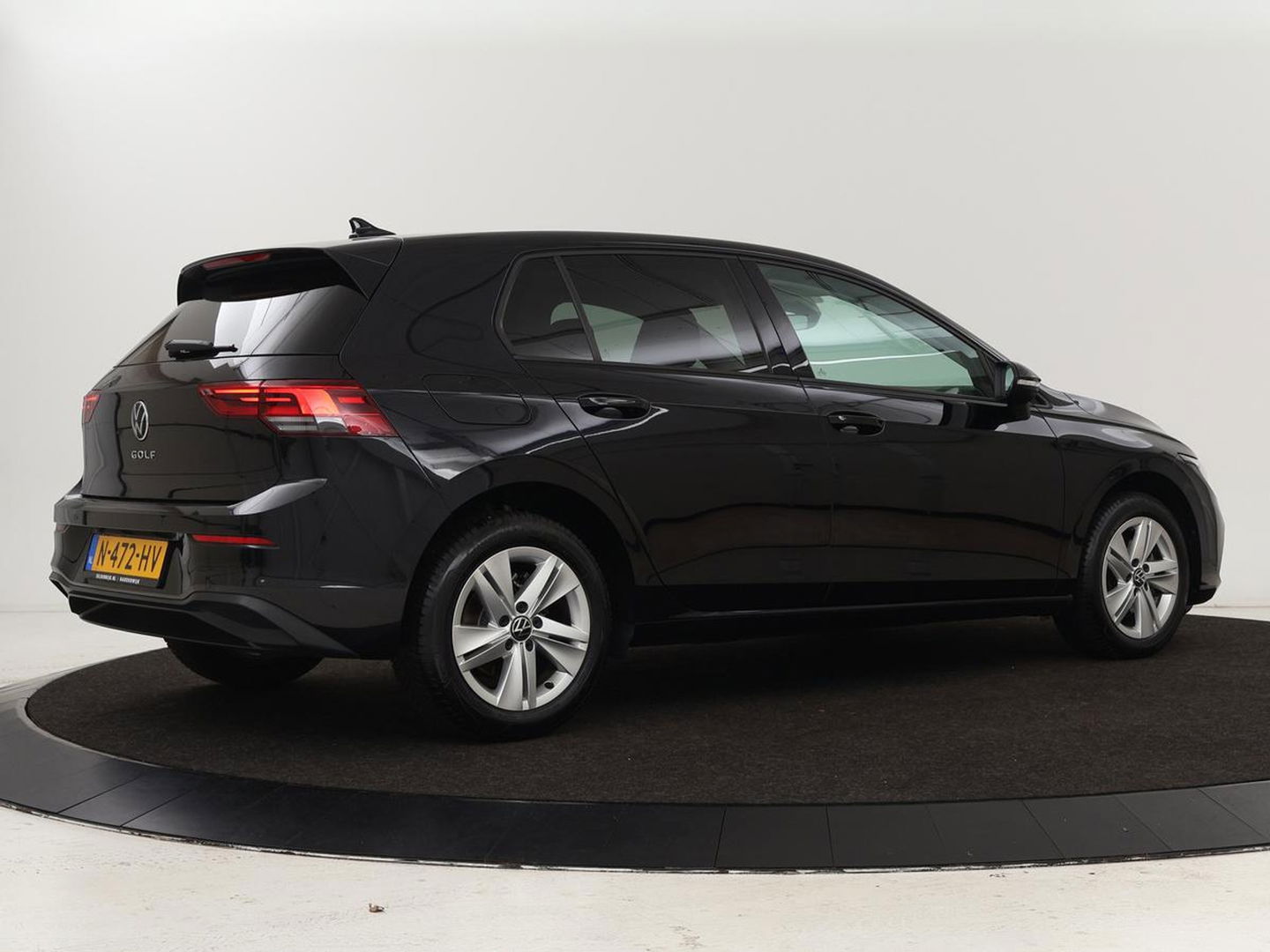 Volkswagen Golf 1.0 TSI Life | Stoel & stuurverwarming | Carplay | Adaptive cruise | Navigatie | Sfeerverlichting | Full LED | Parkeerhulp | Getint glas