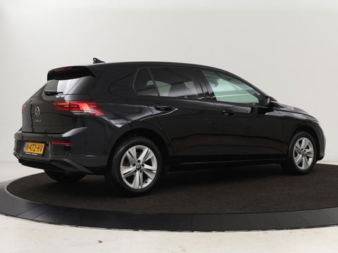 Volkswagen Golf 1.0 TSI Life | Stoel & stuurverwarming | Carplay | Adaptive cruise | Navigatie | Sfeerverlichting | Full LED | Parkeerhulp | Getint glas