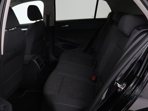Volkswagen Golf 1.0 TSI Life | Stoel & stuurverwarming | Carplay | Adaptive cruise | Navigatie | Sfeerverlichting | Full LED | Parkeerhulp | Getint glas