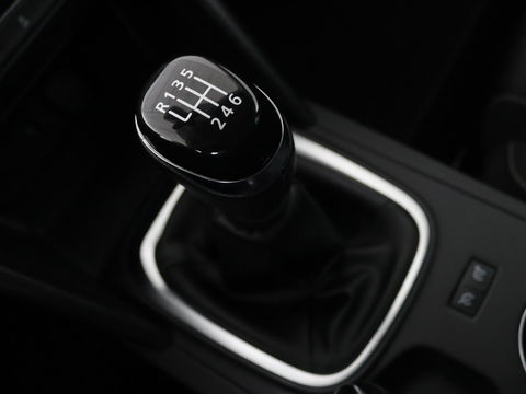Renault Mégane 1.2 TCe Zen | Trekhaak | Navigatie | Climate control | Cruise control | Bluetooth | Parkeerhulp | Getint glas | DAB | LED