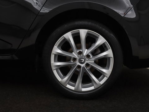 Renault Mégane 1.2 TCe Zen | Trekhaak | Navigatie | Climate control | Cruise control | Bluetooth | Parkeerhulp | Getint glas | DAB | LED