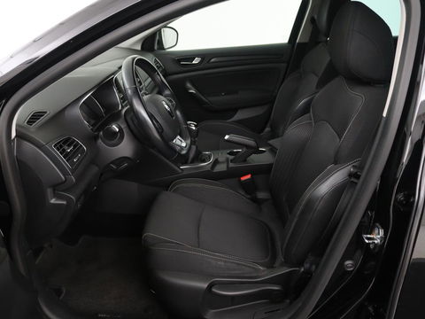 Renault Mégane 1.2 TCe Zen | Trekhaak | Navigatie | Climate control | Cruise control | Bluetooth | Parkeerhulp | Getint glas | DAB | LED