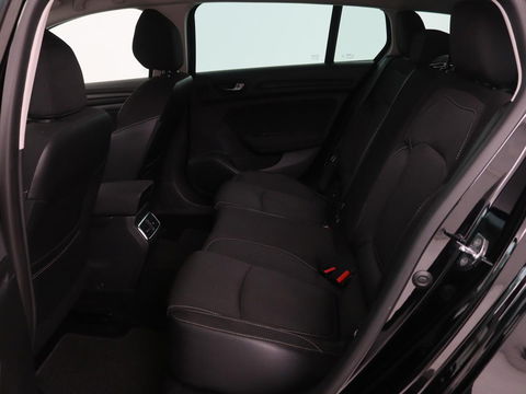 Renault Mégane 1.2 TCe Zen | Trekhaak | Navigatie | Climate control | Cruise control | Bluetooth | Parkeerhulp | Getint glas | DAB | LED