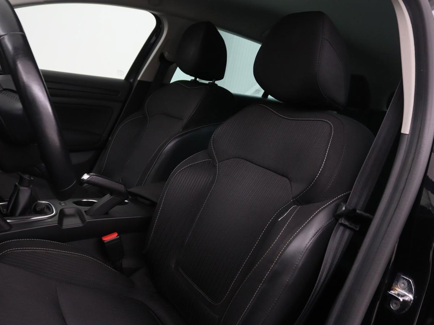 Renault Mégane 1.2 TCe Zen | Trekhaak | Navigatie | Climate control | Cruise control | Bluetooth | Parkeerhulp | Getint glas | DAB | LED