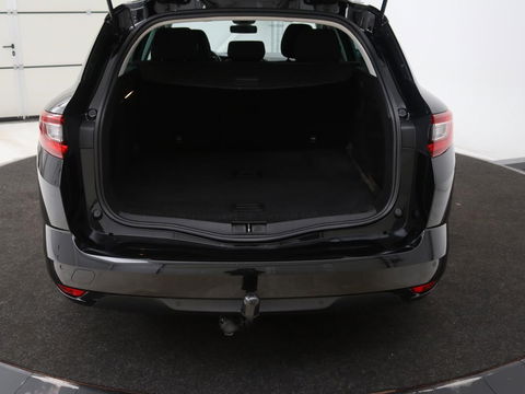 Renault Mégane 1.2 TCe Zen | Trekhaak | Navigatie | Climate control | Cruise control | Bluetooth | Parkeerhulp | Getint glas | DAB | LED