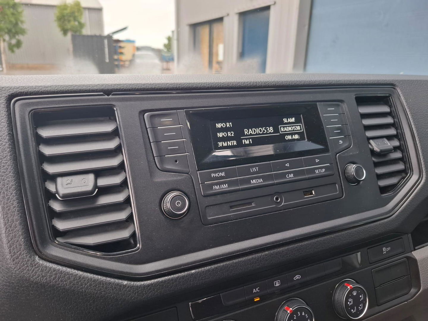 Volkswagen Crafter 35 2.0 TDI L3H3 EL Trendline AIRCO / CRUISE CONTROLE / NAVI / 3 ZITS / APPLE CARPLAY