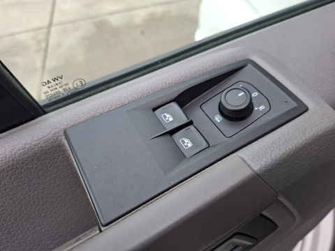 Volkswagen Crafter 35 2.0 TDI L3H3 EL Trendline AIRCO / CRUISE CONTROLE / NAVI / 3 ZITS / APPLE CARPLAY
