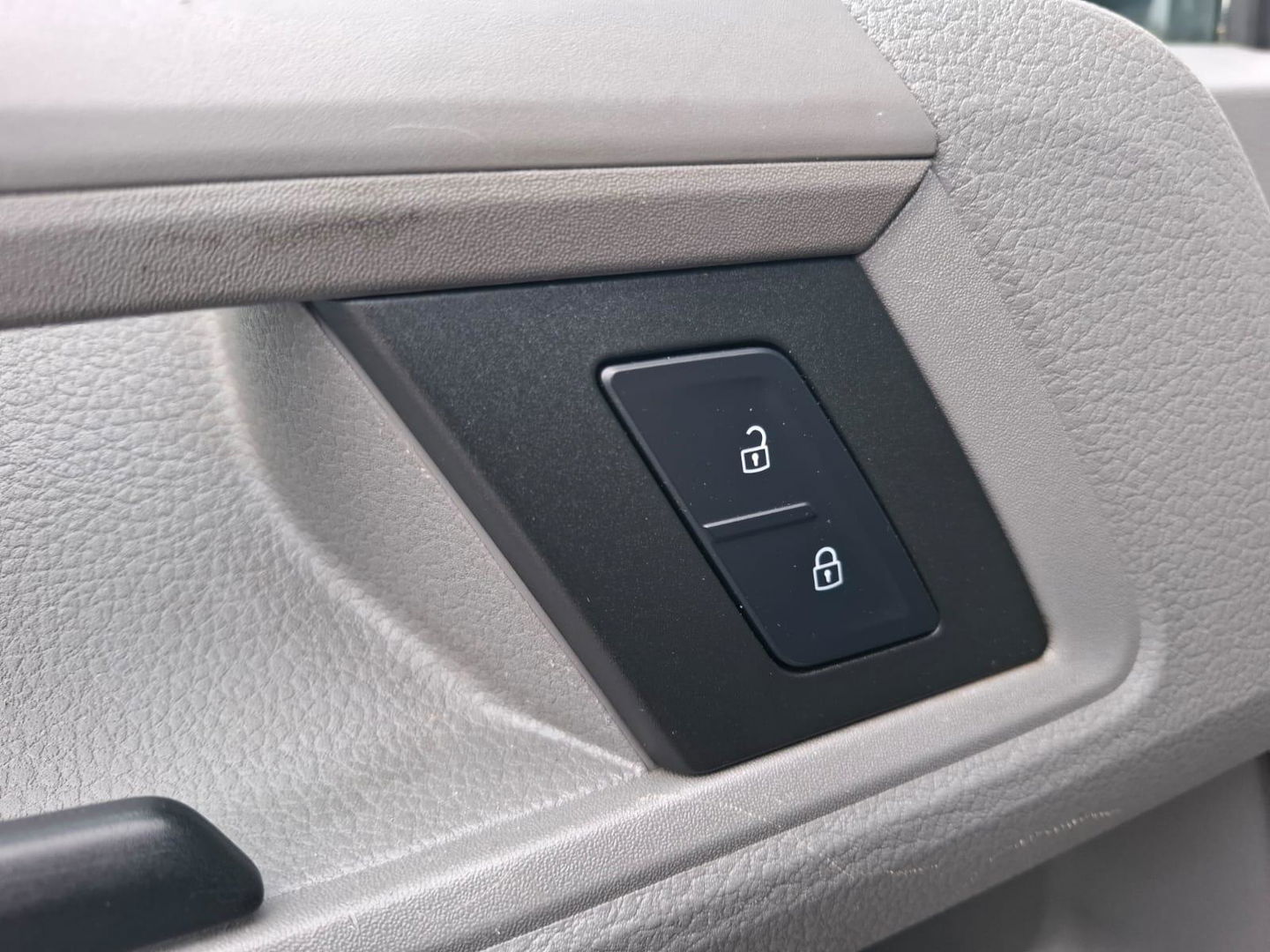 Volkswagen Crafter 35 2.0 TDI L3H3 EL Trendline AIRCO / CRUISE CONTROLE / NAVI / 3 ZITS / APPLE CARPLAY