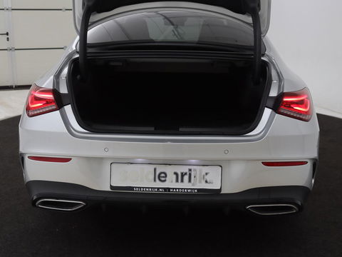 Mercedes-Benz CLA-Klasse 250e AMG Night | Stoelverwarming | Leder/Alcantara | Camera | Widescreen | Navigatie | Full LED | Sportstoelen