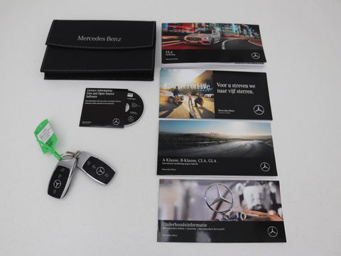 Mercedes-Benz CLA-Klasse 250e AMG Night | Stoelverwarming | Leder/Alcantara | Camera | Widescreen | Navigatie | Full LED | Sportstoelen