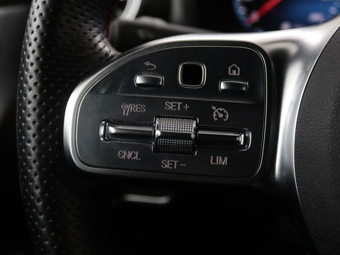 Mercedes-Benz CLA-Klasse 250e AMG Night | Stoelverwarming | Leder/Alcantara | Camera | Widescreen | Navigatie | Full LED | Sportstoelen
